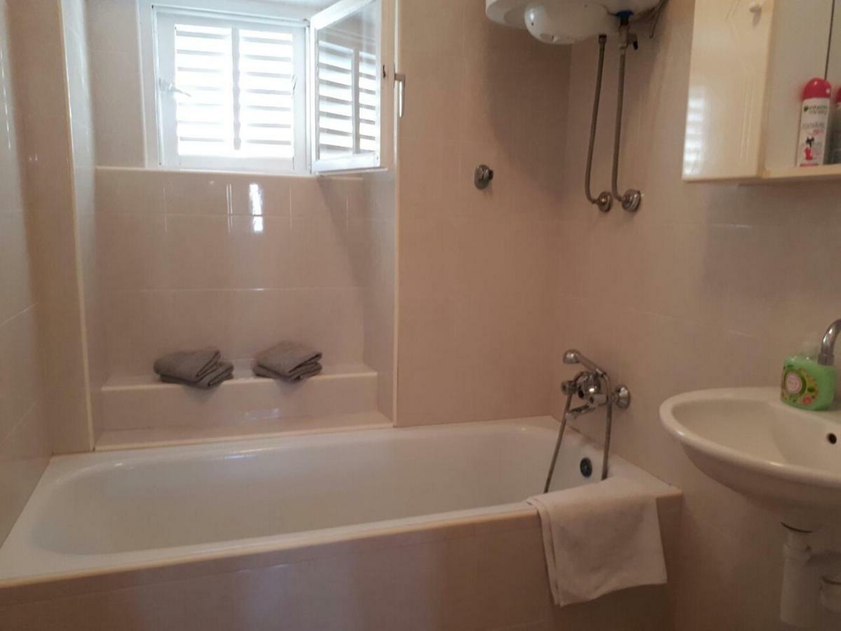 Appartement Apartman Andela à Tisno Extérieur photo